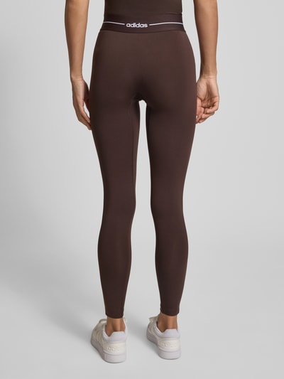 adidas Sportswear Regular Fit Leggings mit Label Print Dunkelbraun 5