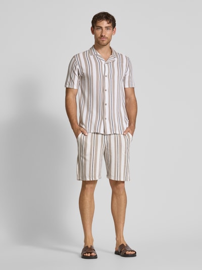 Lindbergh Relaxed Fit Shorts mit Strukturmuster Modell 'terry' Sand 1