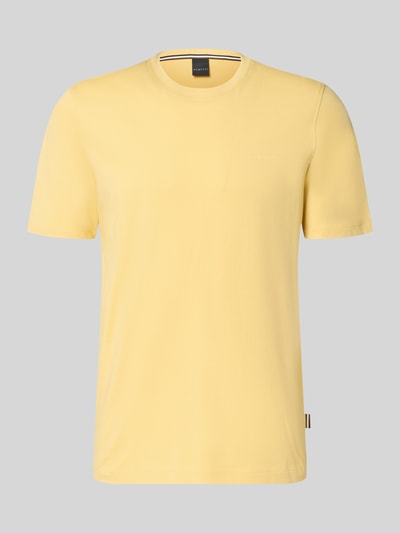 Productfoto, T-shirt met labeldetail van bugatti in lichtgeel, puur katoen, recht model, ronde hals, ruglengte maat M 69 cm.