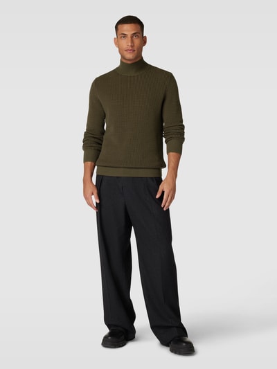 BOSS Sweter z dzianiny ze stójką model ‘Maurelio’ Oliwkowy 1