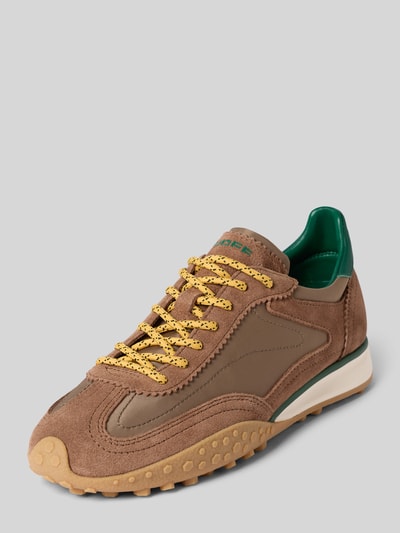 Produktfoto, Sneaker aus Leder-Mix mit Logo-Detail Modell 'Bridge' von HOFF, brązowo-beżowy kolor, zaokrąglony kształt, sznurowanie, profilowana podeszwa, wysokość obcasa 2 cm, wysokość cholewki 8 cm, szerokość w rozmiarze 40: 9 cm