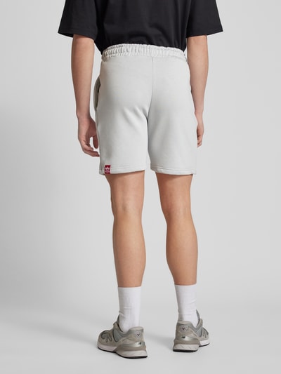 Alpha Industries Regular Fit Sweatshorts mit Label-Print Hellgrau 5