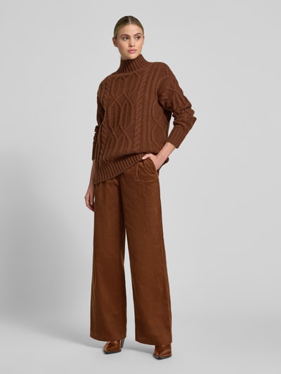 Style Icon Collection Oversized wollen pullover met kabelpatroon en geribde opstaande kraag - curated by Maja Weyhe Hazelnoot - 1