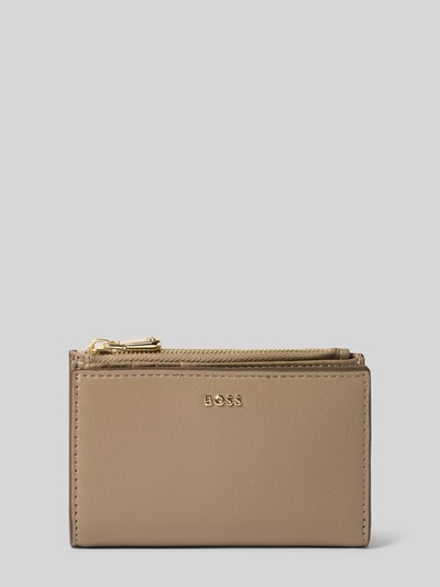 Produktfoto, Portemonnaie aus echtem Rindsleder Modell 'SANDY NEW SM' von BOSS, glatte beige Oberfläche, goldene Details, Damen Portemonnaie