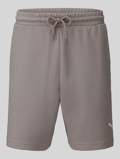 Produktfoto, Relaxed Fit Sweatshorts aus Baumwoll-Mix 'ESS ELEVATED' von PUMA in Taupe mit strukturierter Oberfläche, Herren Sweatshorts von PUMA Performance
