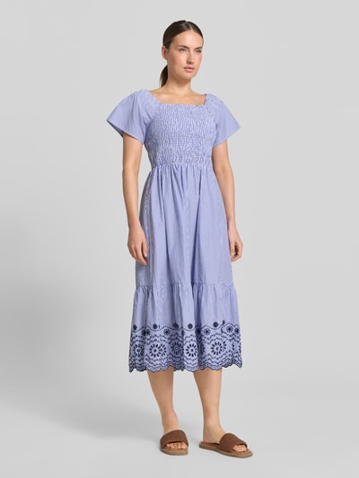 b.young Midikleid mit Smok-Details Modell 'INZI' Hellblau 1