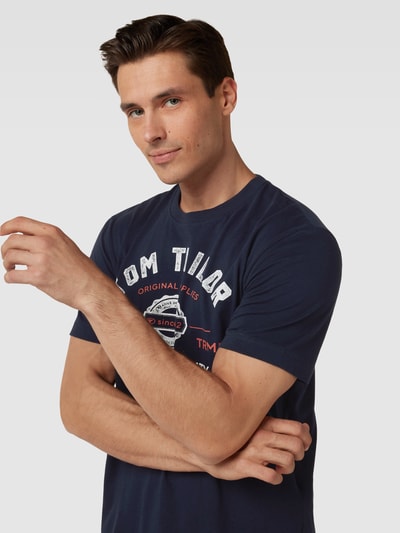 Tom Tailor T-shirt o kroju regular fit z czystej bawełny z nadrukiem z logo Granatowy 3