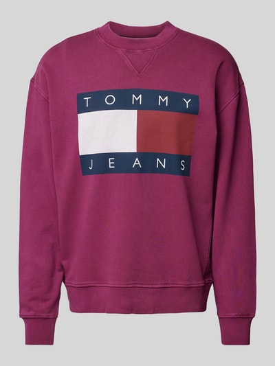 Tommy Jeans Bluza o kroju relaxed fit z nadrukiem z logo Śliwkowy 2