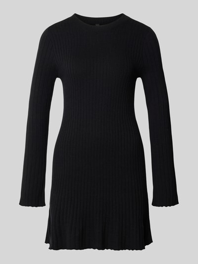 Produktfoto, schwarzes eng anliegendes Freizeitkleid aus Viskose-Mix Modell 'MICHELLA' von ONLY, Damen Strickkleid, glatte Struktur