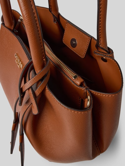 Guess Handtasche mit Logo-Applikation Modell 'Amorette' Cognac 5