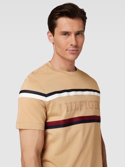 Tommy Hilfiger T-Shirt mit Label-Details Camel 3