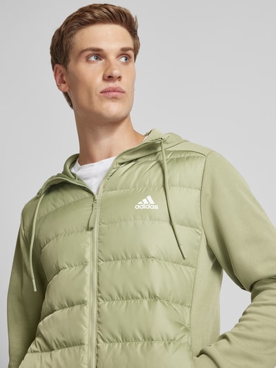 ADIDAS SPORTSWEAR Steppjacke mit Label-Print Oliv 3