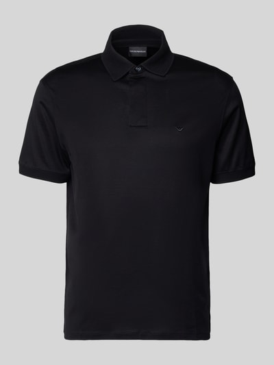 Produktfoto, schwarzes Poloshirt mit kurzer Knopfleiste von Emporio Armani aus Lyocell-Baumwoll-Mix mit Regular Fit und Label-Stitching.