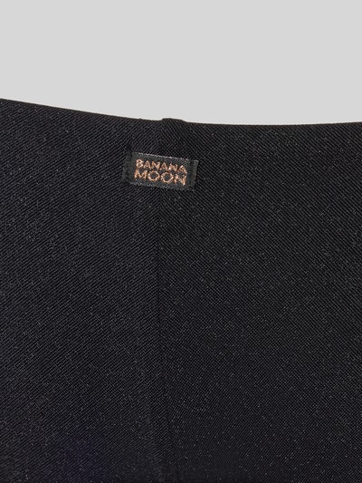 Produktfoto, Bikini-Slip mit seitlicher Schnürung von Banana Moon in Schwarz, schimmernde Textur, körpernahe Passform, Material-Mix mit Stretch