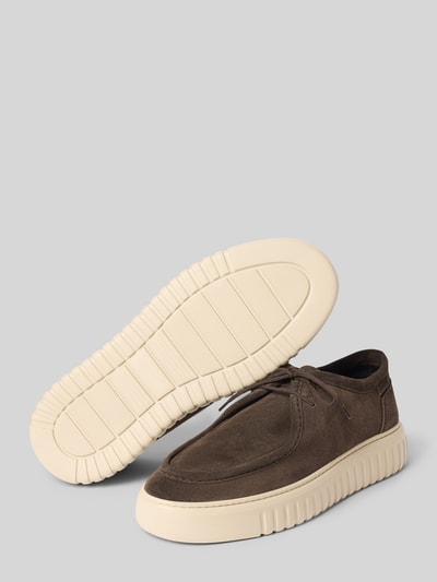 Productfoto, bruine heren sneakers van echt leer model 'Austin' van Antony Morato, afgeronde pasvorm, geprofileerde zool, vetersluiting, hakhoogte maat 44: 5 cm, schachthoogte: 7 cm, schachtbreedte: 6 cm