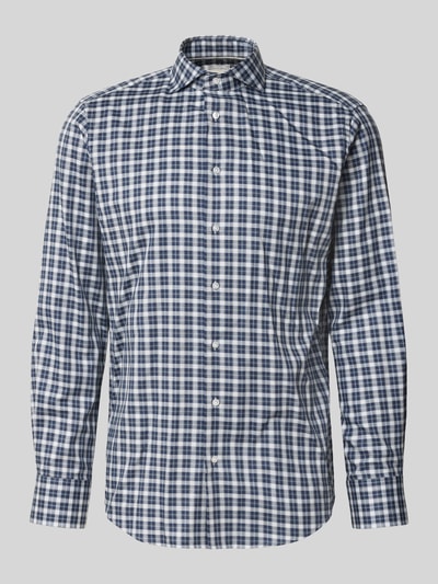 Produktfoto, Regular Fit Business-Hemd aus Baumwolle von Christian Berg Men, kariert in Blau und Weiß, Haifischkragen, langärmelig, glatte Textur