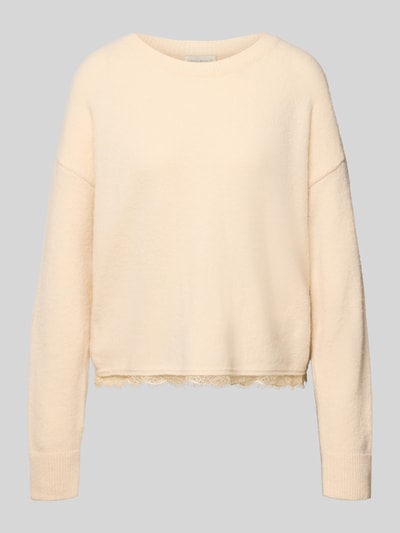 Produktfoto, sweter z dzianiny 'Strickpullover mit Spitze und Rundhalsausschnitt' od Milano Italy, Mieszanka materiałów z domieszką alpaki, krój relaxed fit, okrągły dekolt, koronka, długość tyłu w rozmiarze S: 53 cm, długość rękawów w rozmiarze S: 55 cm