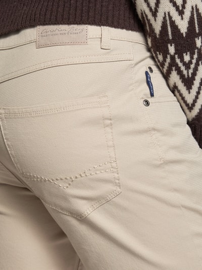 Christian Berg Men Regular Fit Chino im 5-Pocket-Design Sand 3