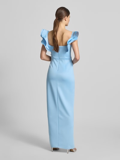 Frauenmodel trägt Slim Fit Maxikleid mit Gehschlitz von Lipsy in Hellblau, Elastischer-Material-Mix, Ärmelloses-Design, Ganzkörperansicht Rückansicht.