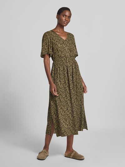 Marc O'Polo Tailliertes Freizeitkleid aus reiner Viskose Oliv 1