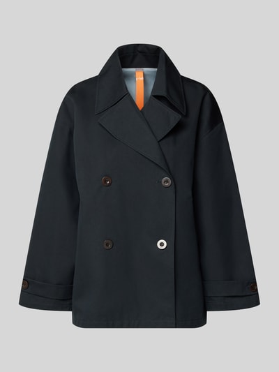 Produktfoto, Trenchjacke mit Reverskragen Modell 'HEATHER' von G-LAB, prosty krój, guzikowe zapięcie, rękaw z paskiem, długość tyłu 70 cm, szerokość w rozmiarze S: 52 cm, szerokość ramion 48 cm, długość rękawa 51 cm, ciemnogranatowy kolor, gładka tekstura