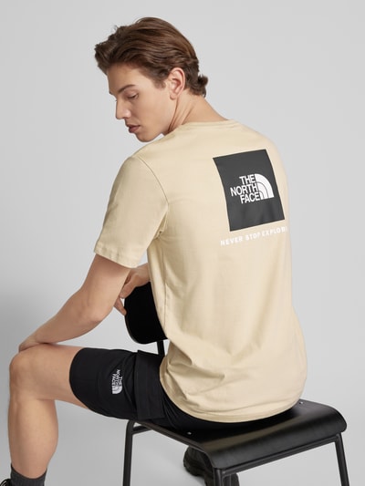 The North Face T-Shirt mit Label-Print Modell 'REDBOX' Beige 3