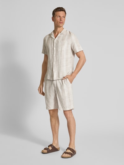 s.Oliver RED LABEL Relaxed Fit Bermudas aus reiner Baumwolle Beige 1