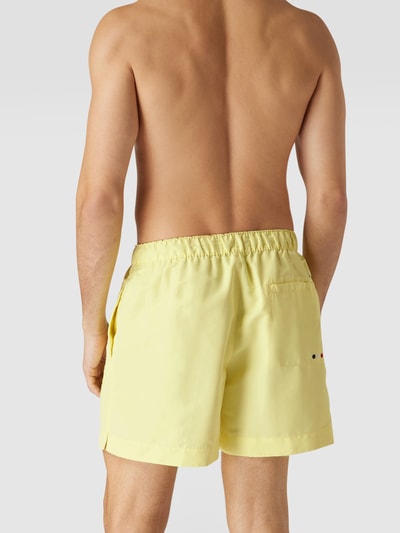 Tommy Hilfiger Regular Fit Badehose mit Brand-Schriftzug Hellgelb 4