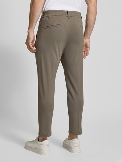 Drykorn Tapered Fit Bundfaltenhose mit verkürztem Schnitt Modell 'CHASY' Khaki 5