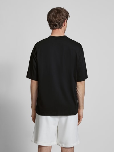 CHAMPION T-shirt o kroju relaxed fit z wyhaftowanym logo Czarny 5