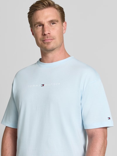 Tommy Hilfiger Regular Fit T-Shirt mit Label-Schriftzug aus reiner Baumwolle Eisblau 3