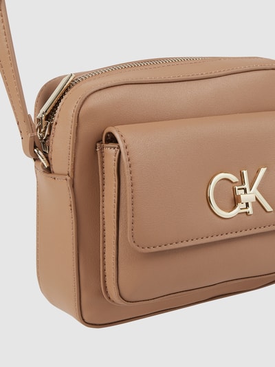 CK Calvin Klein Camera Bag in Leder-Optik   Camel 6