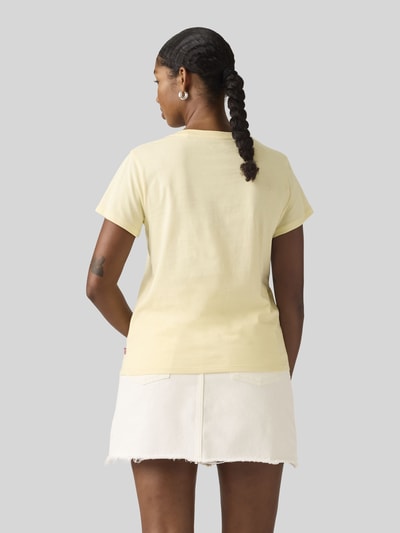 Levi's® Koszulka z nadrukiem logo, krój regular fit Pastelowy żółty 5