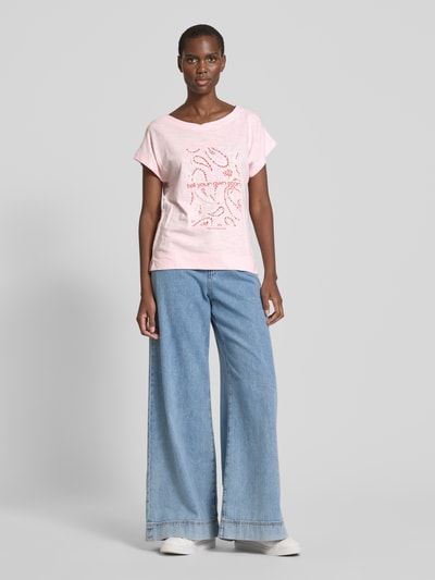 s.Oliver RED LABEL Relaxed fit T-shirt van een mix van katoen en viscose met artworkprint Roze - 1