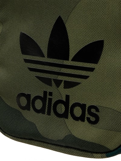 adidas Originals Bauchtasche mit Camouflage-Muster Oliv 2