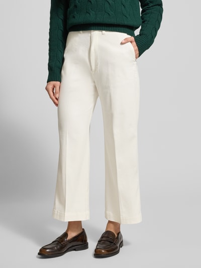 Frauenmodel trägt Cropped Chino mit Paspeltaschen am Gesäß von Polo Ralph Lauren aus Baumwoll-Mix mit Stretch-Anteil, Wide Leg, Ganzkörperansicht von vorne.