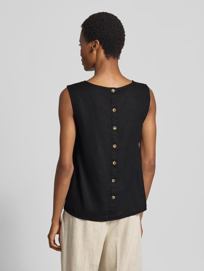Frauenmodel trägt schwarzes Top aus Leinen-Mix mit Rundhalsausschnitt Modell 'Lava' von FREE/QUENT, Regular Fit, Rückenansicht.