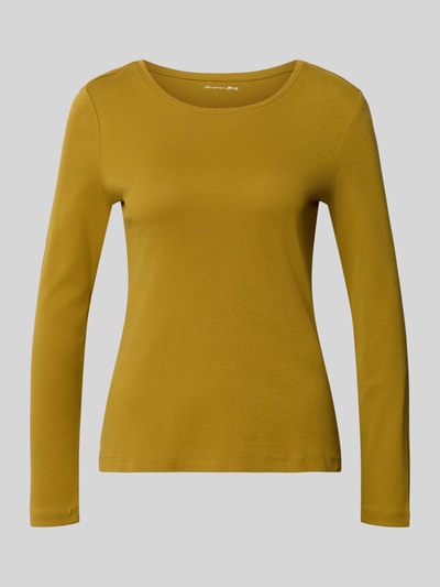 Produktfoto, Slim Fit Longsleeve aus reiner bawełny von Christian Berg Woman, kolor musztardowy, gładka faktura, krój slim fit, okrągły dekolt, długość tyłu w rozmiarze S: 59 cm