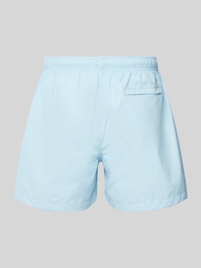 MCNEAL Relaxed Fit Badeshorts mit Logo-Stitching Hellblau 3