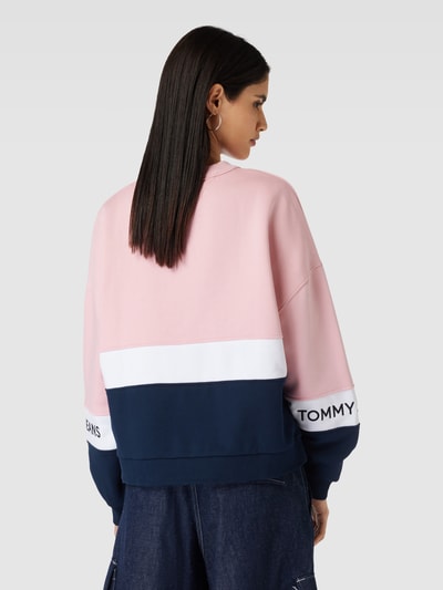 Tommy Jeans Sweatshirt in colour-blocking-design Roze - 5