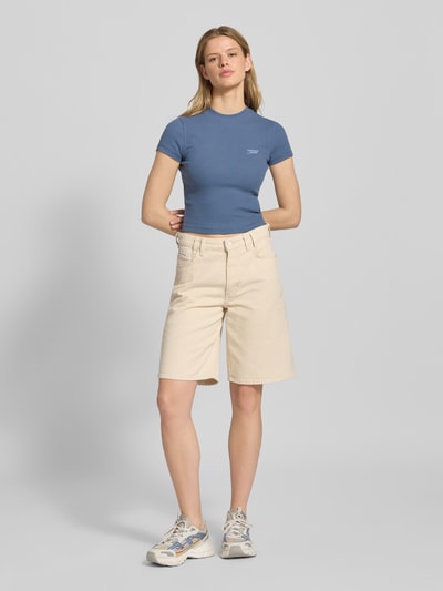 Tommy Jeans T-shirt o kroju slim fit z mieszanki bawełny Szaroniebieski 1