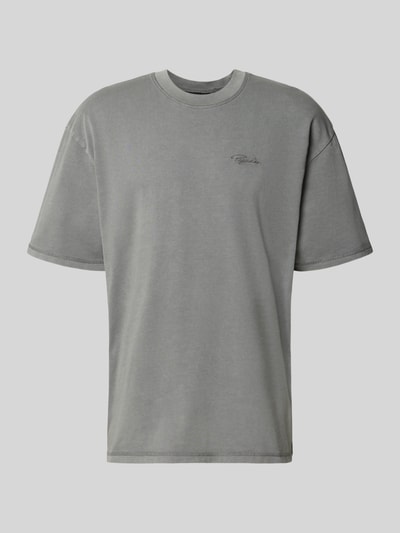 Produktfoto, graues Oversized Fit T-Shirt aus reiner Baumwolle mit Logo-Stitching und Rundhalsausschnitt, Oversized Fit T-Shirt mit Logo-Stitching von Pegador