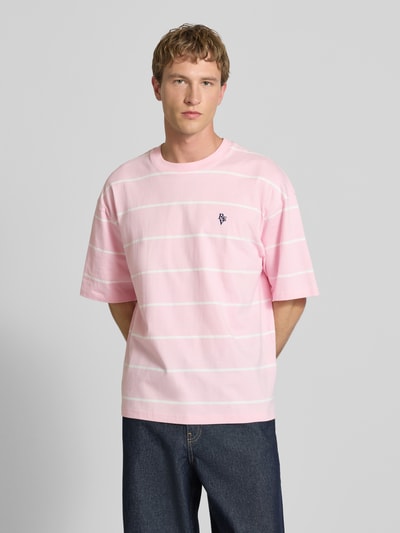 REVIEW T-Shirt mit Rundhalsausschnitt und Logo-Stitching Pink 4