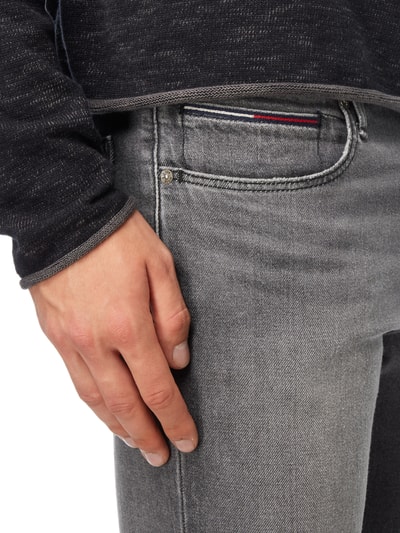 Tommy Jeans Coloured Tapered Fit Jeans (anthrazit) online kaufen 