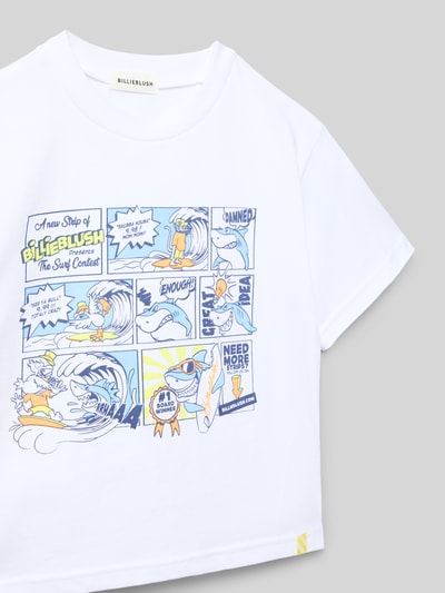 Produktfoto, T-Shirt aus reiner Baumwolle von BILLIEBLUSH, kinder, gerader Schnitt, Rundhalsausschnitt, kurzärmelig, Rückenlänge 41 cm bei Größe 116, weiß mit farbigem Comic-Print und glatter Textur