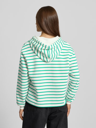 PIECES Bluza z kapturem o luźnym kroju z mieszanki bawełny model ‘CHILLI’ Écru 5