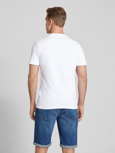 Lyle & Scott T-Shirt mit Brusttasche mit floralem Muster Weiss 5
