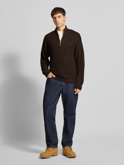 Jack & Jones Sweter z dzianiny z zamkiem błyskawicznym model ‘KAITO’ Ciemnobrązowy 1