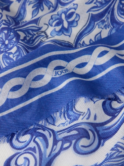 Produktfoto, Schal mit Logo-Print Modell 'Adalia' von JOOP! aus Baumwoll-Mix mit Modal-Anteil, rechteckige Passform, blaue Muster und Struktur, Breite 133 cm