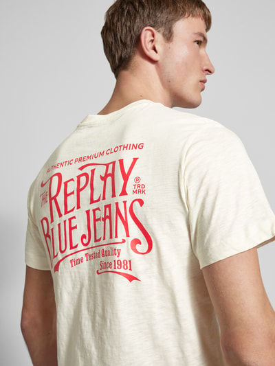 Replay T-shirt z nadrukiem z logo Złamany biały 3